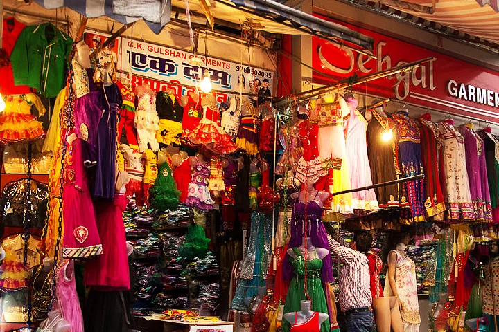 Guide to Dehradun:Paltan Bazaar